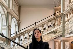 Choáng váng với đồ dùng đắt đỏ của 'phú bà' Jisoo: Cốc uống nước 10 triệu, gương soi gần 300 triệu từng làm mưa làm gió