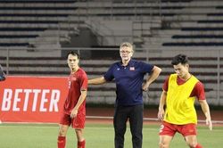 Học theo châu Âu, HLV Troussier làm điều chưa từng có với ĐT Việt Nam