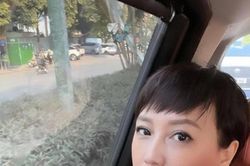 Mẹ vợ Đoàn Văn Hậu đẹp bất chấp cam thường của con gái
