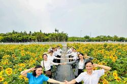 Du khách các nơi đổ về tham dự Festival hoa - kiểng Sa Đéc