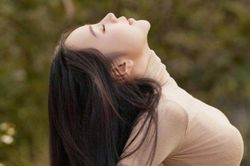Quỳnh Kool mê mốt áo tiệp vào cơ thể, quyến rũ nhưng dễ gây hiểu lầm