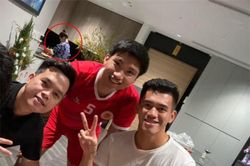 Đoàn Văn Hậu mời Tiến Linh, Quế Ngọc Hải đến chơi nhà, nhìn ảnh đoán Doãn Hải My đảm đang thế nào