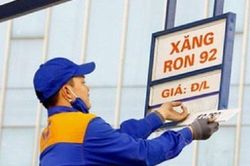 Giá xăng được dự báo tăng mạnh vào ngày mai