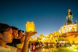 Hàng ngàn người hành hương đến Núi Bà Đen tạ lễ cuối năm