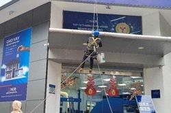 Cận Tết, những người làm công việc này thu tiền triệu mỗi ngày
