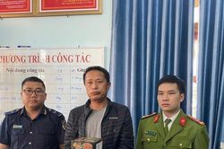Bị khởi tố vì lên mạng đặt mua 10 hộp pháo nổ mang về cất giấu