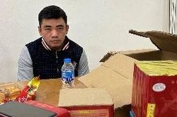 Nhận 'ship' pháo nổ với giá 700.000 đồng