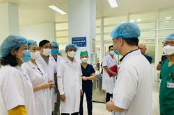 Ban hành quy định mới về tiêu chuẩn xét tặng 'Thầy thuốc nhân dân', 'Thầy thuốc ưu tú'