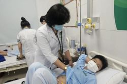 Khẩn trương điều tra xác định nguyên nhân vụ ngộ độc cơm gà Trâm Anh