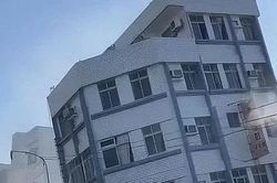 Video khoảnh khắc các tòa nhà nghiêng ngả trong động đất 7,2 độ richter ở Đài Loan