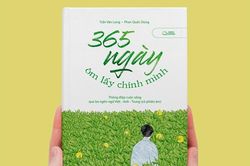 365 ngày ôm lấy chính mình