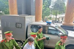 Phúc thẩm Việt Á: Cựu Bộ trưởng Nguyễn Thanh Long được giảm án