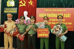 Công an Quảng Trị khen thưởng thành tích đấu tranh, triệt xóa 'sới bạc' quy mô lớn tại TP Đông Hà
