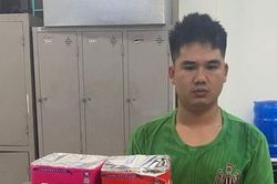 Đặt mua pháo lậu về đốt