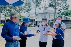 Sóc Trăng: Hơn 500 tình nguyện viên túc trực hỗ trợ thí sinh