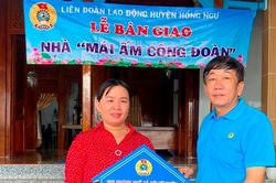 Bàn giao nhà 'Mái ấm công đoàn'