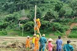 Sơn La: Tập trung cấp điện trở lại cho người dân sau mưa lũ