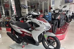 Giá xe Air Blade 2 phiên bản mới giảm mạnh trong tháng 8/2024