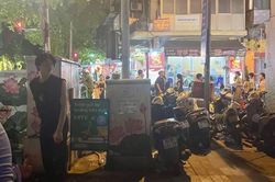 Điểm trông xe đặt biển không dùng tiền mặt nhưng lại chỉ thu… tiền mặt