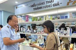 Trưng bày trên 450 sản phẩm giúp người dùng nhận biết hàng thật, tránh hàng giả