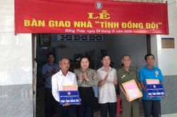 Hội Cựu chiến binh TP Cao Lãnh bàn giao nhà 'Tình đồng đội' cho hội viên