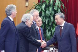 Tổng Bí thư Tô Lâm tiếp Nhóm chuyên gia, nhà khoa học dự Lễ trao giải VinFuture