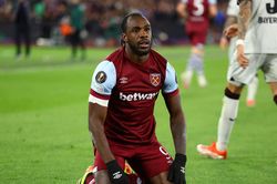 Sao Premier League nhập viện sau tai nạn giao thông