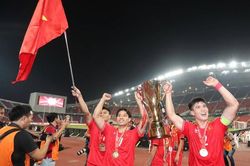 [Chùm ảnh] Bắt đầu tuần mới, cùng nhìn lại những khoảnh khắc lịch sử khi tuyển Việt Nam đăng quang trên đất Thái