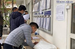 Hà Nội: Tài xế 'bối rối' khi đổi bằng lái B2 sang hạng mới