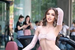 Người đẹp gây sốt vì mặc hở 'nửa cơ thể' ra mắt cuộc thi hoa hậu
