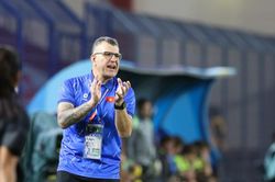HLV Cristiano Roland tự hào về học trò, U17 Việt Nam sẵn sàng 'chiến đấu' với U17 Nhật Bản