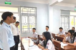 Học sinh lớp 12 toàn thành phố tham gia Kỳ thi thử tốt nghiệp năm 2025