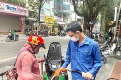 Giá xăng dầu giảm mạnh gần chạm mốc 19.000 đồng/lít