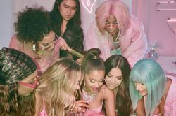 Ca khúc '7 Rings' của Ariana Grande: Đùa vui trên những nốt nhạc, xua tan mọi nỗi sầu lo