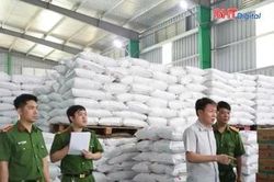Công an đột kích xưởng sản xuất cả nghìn tấn bột nêm, dầu ăn, mì chính giả