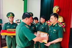 Người trợ lý chính trị nhiệt huyết, năng động