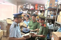 Nghệ An: Phát hiện một cửa hàng kinh doanh lọc nhớt không rõ nguồn gốc