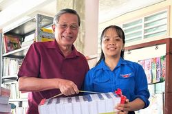 Khánh thành thư viện xanh và tặng 8.000 quyển tập cho học sinh