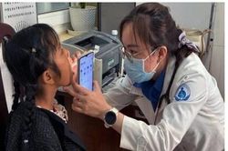 Những 'mẹ hiền' đầu ngành xung kích ra Côn Đảo chăm sóc sức khỏe nhân dân