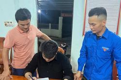 Thanh niên xã Ba Đình viết đơn tình nguyện nhập ngũ