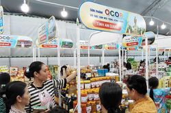 Đưa hơn 1.000 sản phẩm hàng Việt, OCOP các vùng miền về biên giới Vĩnh Xương
