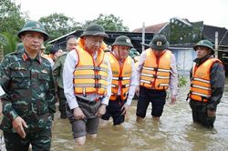 Phát huy tinh thần đoàn kết, chung tay giúp người dân Huế sau mưa lũ