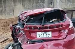 Tai nạn giao thông liên hoàn làm 11 xe ô tô bị hư hỏng trên đường La Sơn - Hòa Liên