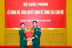 Chỉ huy trưởng Bộ CHQS tỉnh Cà Mau được thăng quân hàm Thiếu tướng