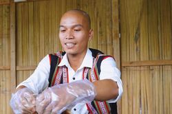 Chàng trai Ca Dong kể chuyện quê hương bằng ẩm thực