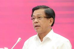 Cựu Thứ trưởng Nguyễn Bá Hoan bị cáo buộc nhận hơn 16 tỉ đồng từ doanh nghiệp xuất khẩu lao động