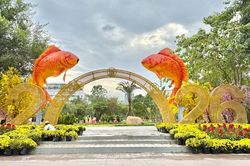 Tô điểm đô thị bằng đất 'vàng' chưa khai thác