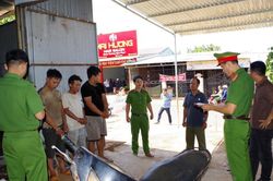Tạm giam kẻ bán lẫn người mua