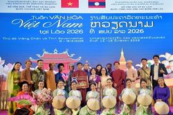 Đêm thăng hoa và lời tạ từ của rối Việt trên đất Lào