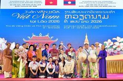Đêm thăng hoa và lời tạ từ của rối Việt trên đất Lào